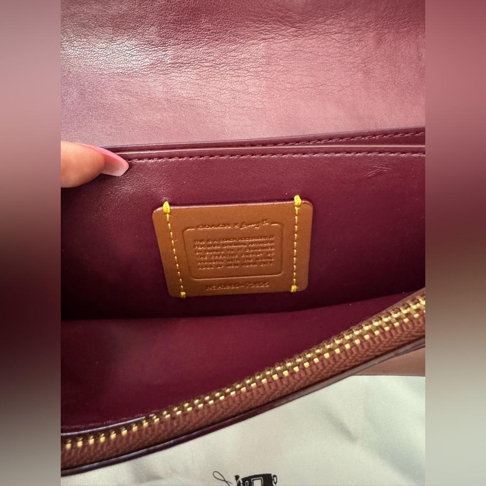 RareCoach Callie Foldover Chain Clutch In Signature Canvas With Rexy By Guang Yu - Picture 5 of 12